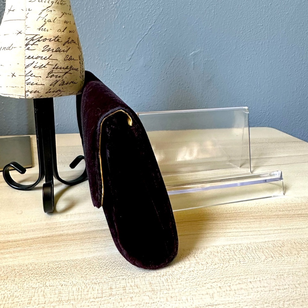 VICTORIA SECRET BLACK VELVET CLUTCH. - Picture 3 of 7